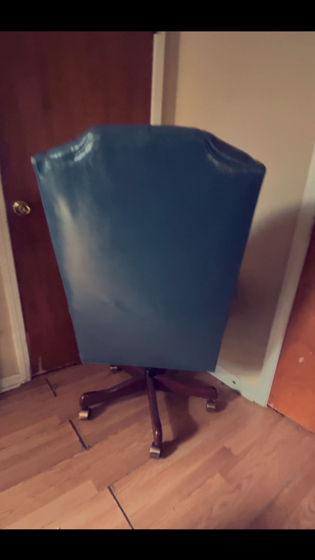 Leather Office Chair (Swivel & Tilt)