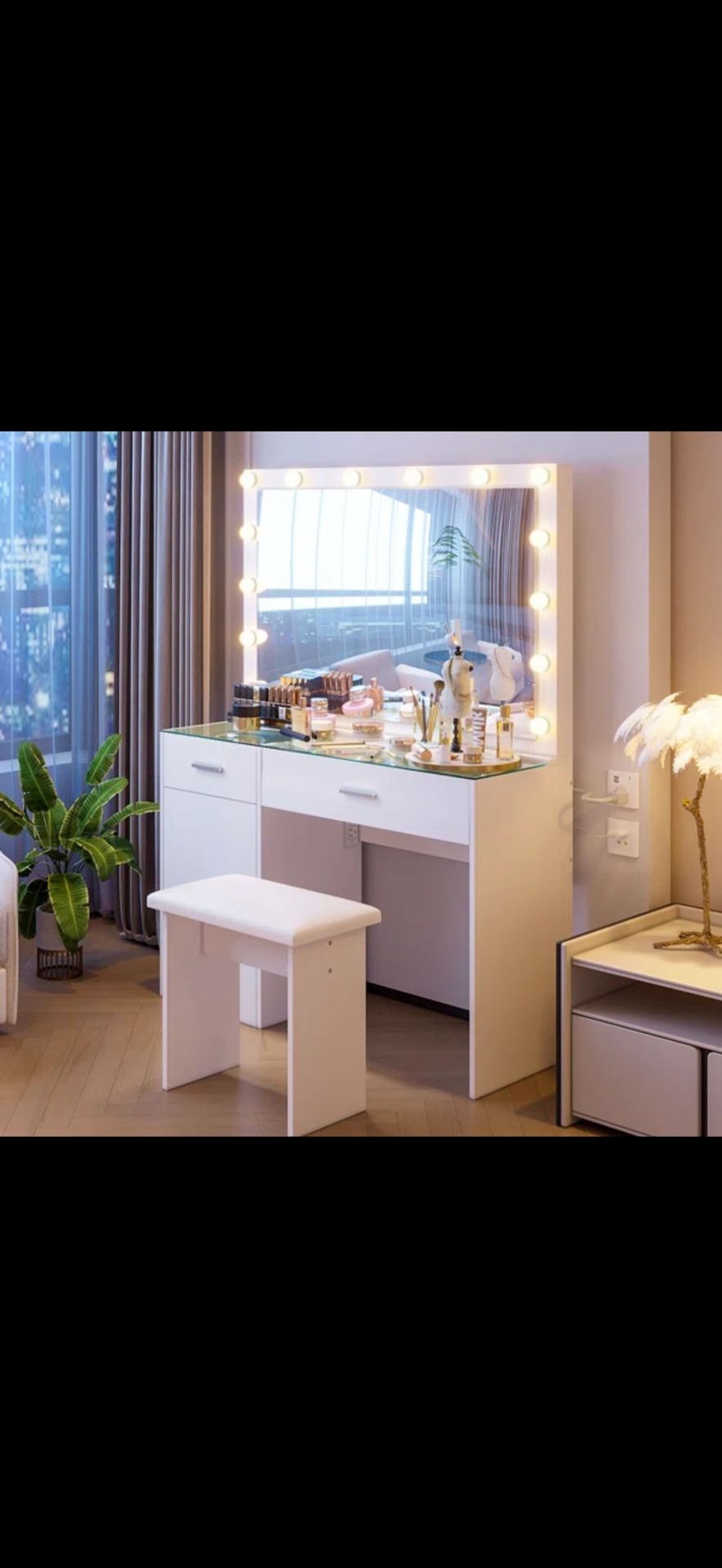 Vanity / Makeup Table 