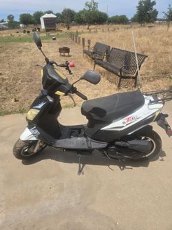 Taotao 50cc scooter(Does Not Run)