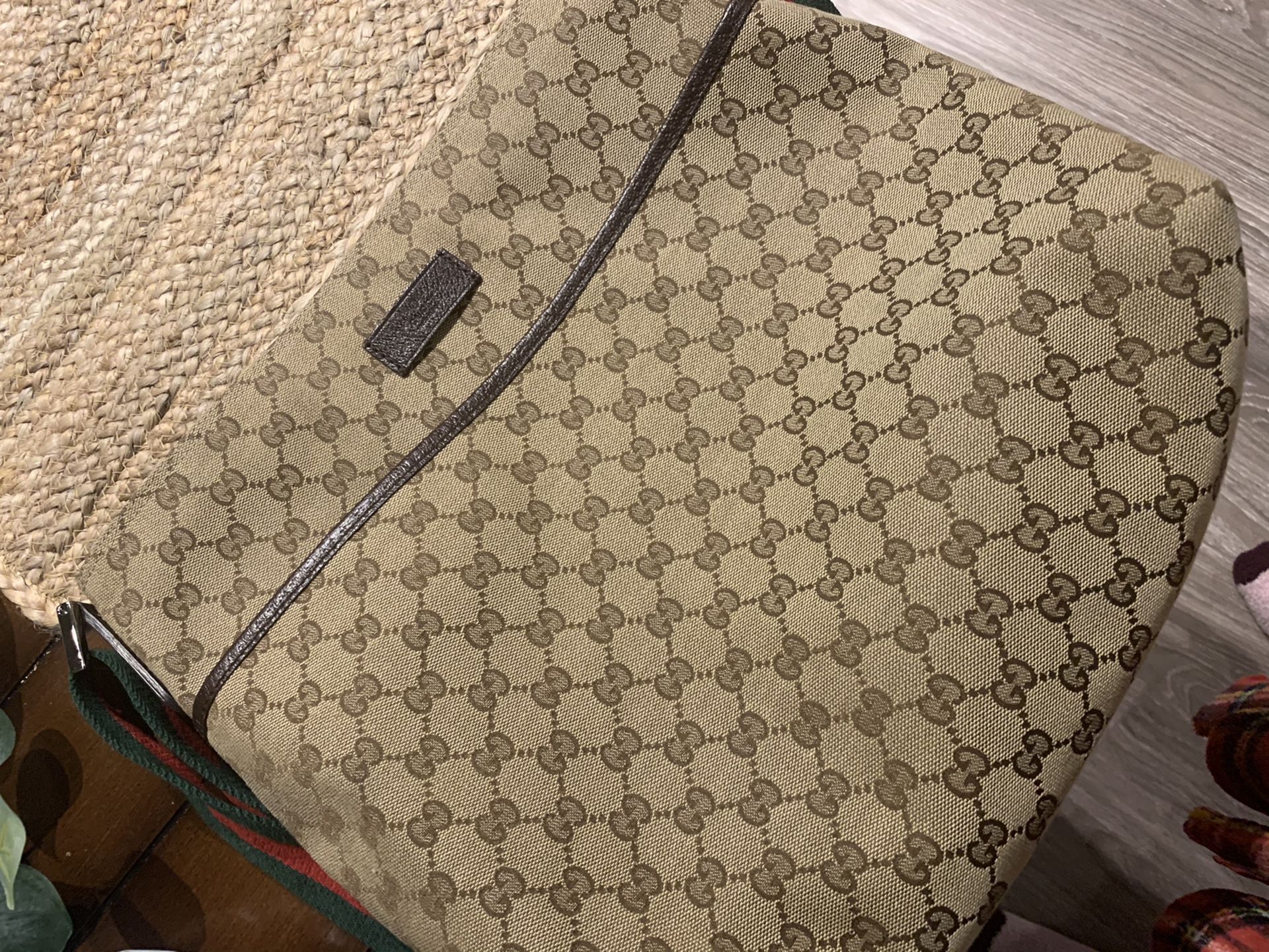 Gucci messenger bag