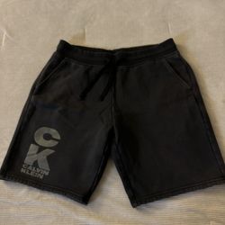 Men shorts L