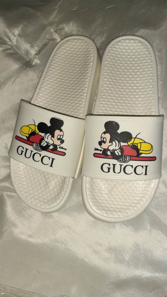 Kids Gucci Mickey mouse flops size 7 and size 6and 8