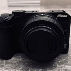 Nikon Z30 With Kit Lens And Viltrox 56mm 1.7