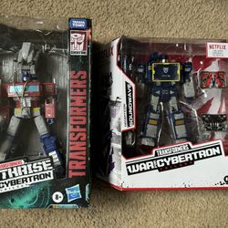 Transformers: Netflix Soundwave Figure & Optimus Prime Earthrise: War For Cybertron