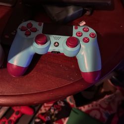 PS4 Controller Limited Edition Controller Berry Blue