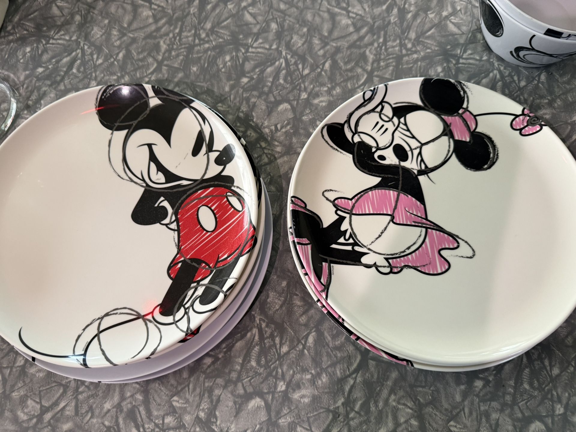 Disney Mickey & Minnie Plates & Bowls