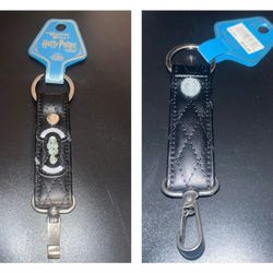 UNIVERSAL STUDIOS Harry Potter Morsmordre “Dark Mark” Faux Leather Keychain (NWT)