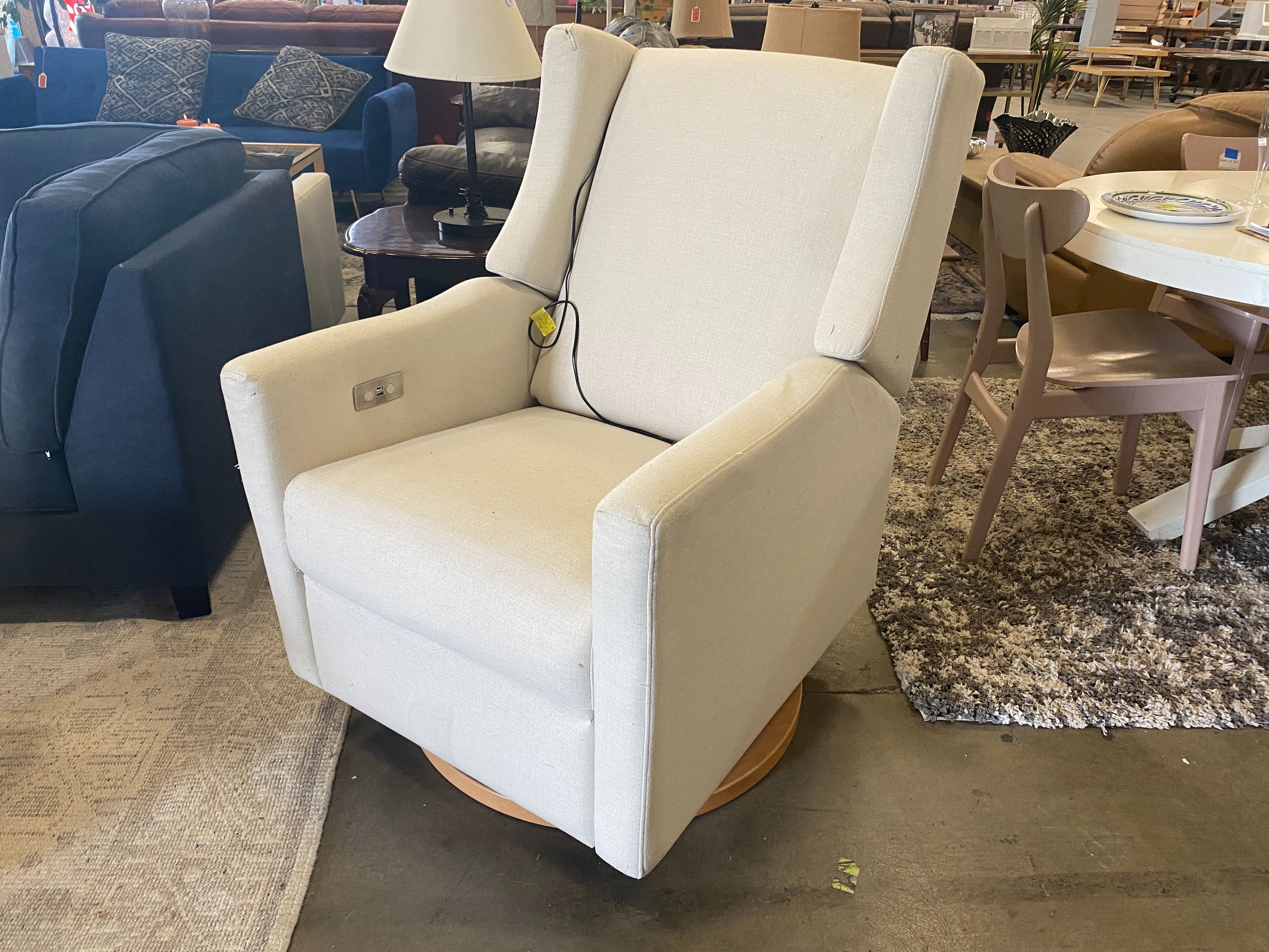 BABYLETTO White Kiwi Glider Rocking Chair