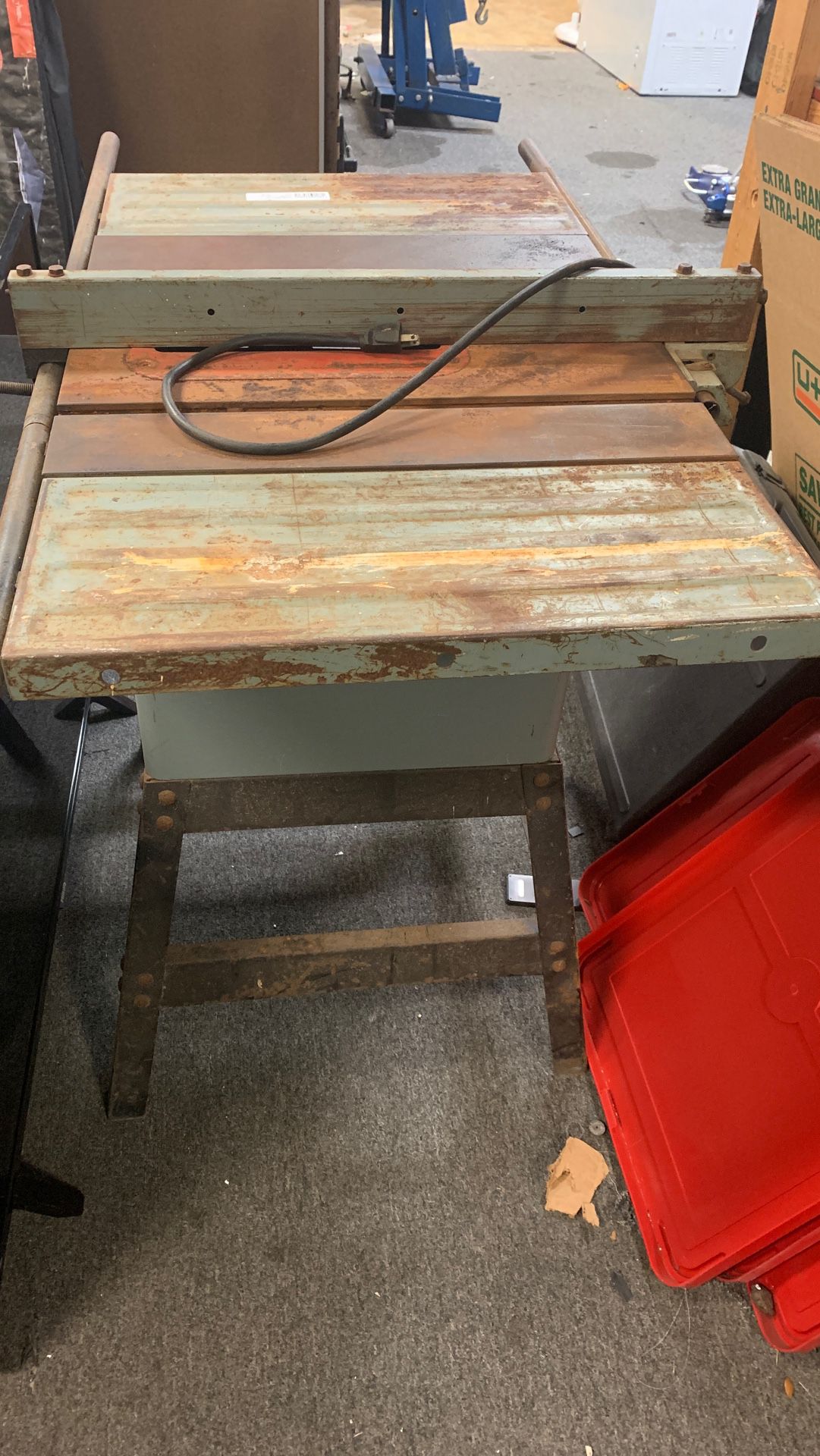 Delta table saw with stand