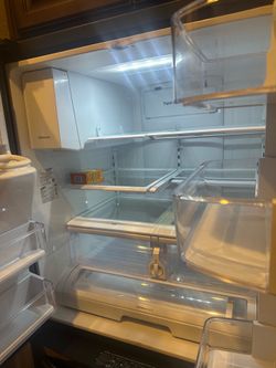 SAMSUNG REFRIGERATOR