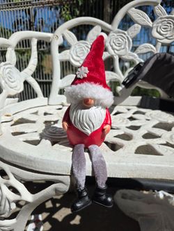 Santa gnome shelf sitter