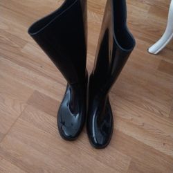 Women's Black Rain Boots Size 11