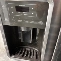 GE STAINLESS REFRIGERATOR 