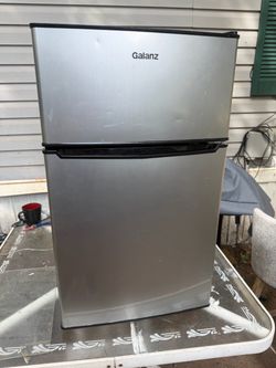 Galanz Mini Fridge with Top Freezer