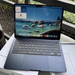 MacBook Air 13in M2 8gb Ram/ 512gb 2022 90% Battery Health 