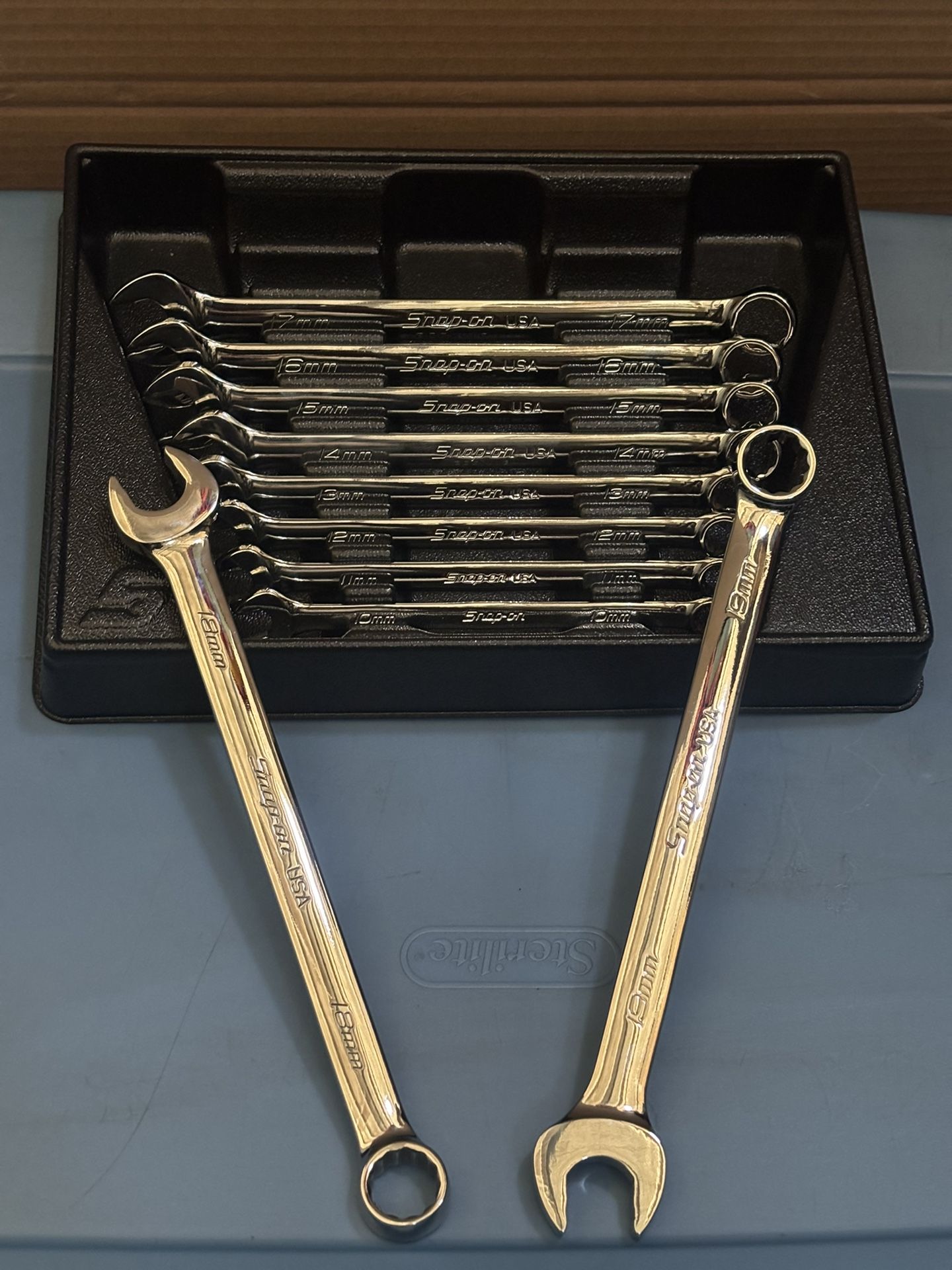 Snap-on Tools  10 pc 12-Point Metric Flank Drive® Plus Combination Wrench Set (10–19 mm)