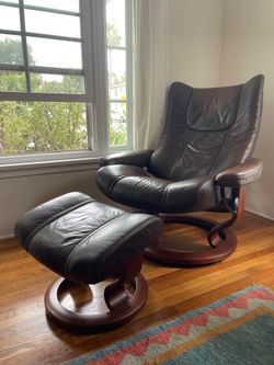 Stressless Ekornes Brown Leather Recliner Size Large