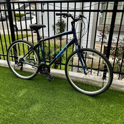 FELT VERZA HYBRID BIKE 700cc Wheels