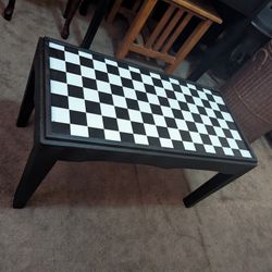 Checkered Pattern Table