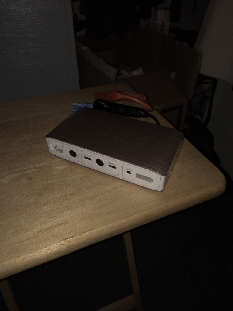 HALO JUMP BOX, LIGHT, USB PORTS, PLUG IN