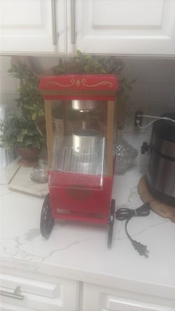 Old fashioned popcorn machine
