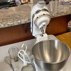 KitchenAid  Stand Mixer 