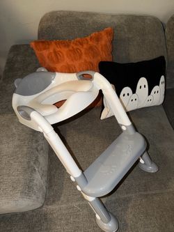 Toddler potty training seat with stairs