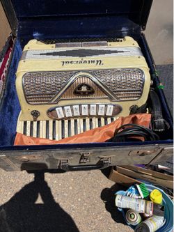 University Accordian —made in Italy—comes with original case