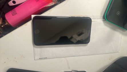 iPhone SE 2 carrier unlocked