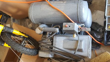 Twin tank 2HP Portable Air compressor For sale