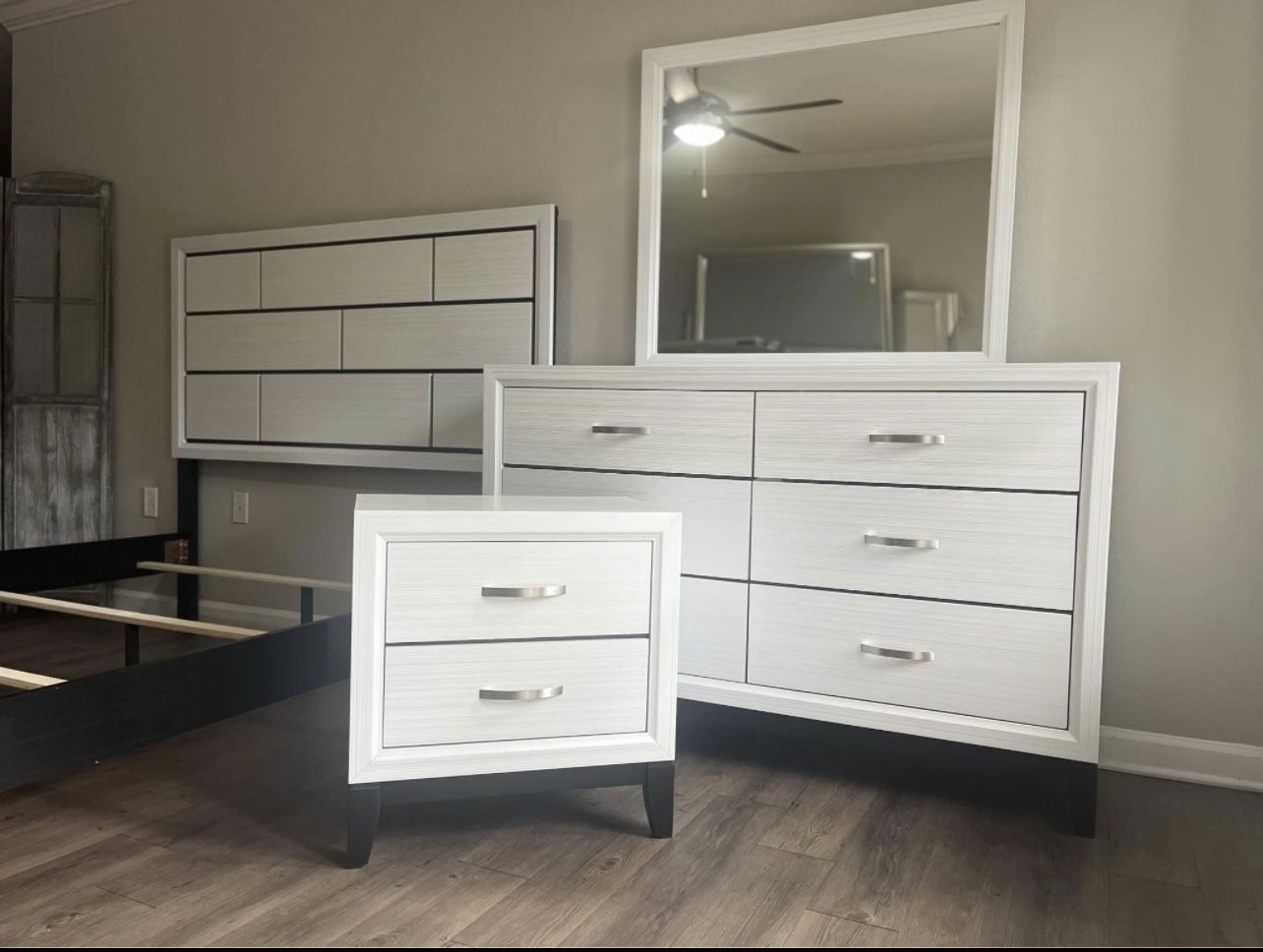 Hurry! Don’t Break The Bank! Super Saving Bedroom Set On Sale!! Bed, Dresser, Mirror, Night Stand Just $698!! 