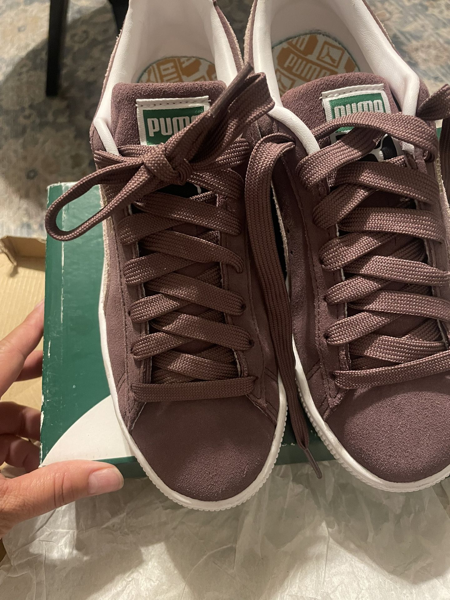 Woman Pumas 