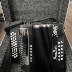 Hohner Panter FBE with case