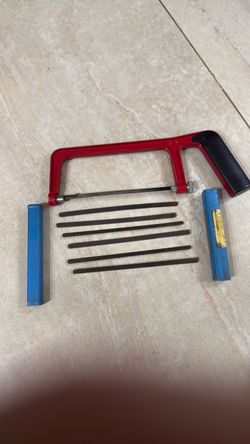 Mini Hacksaw with Extra Blades