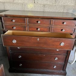 Lane Large Dresser Set For Sale - 2 Nightstands, 1 Tall 1 Wide Dresser
