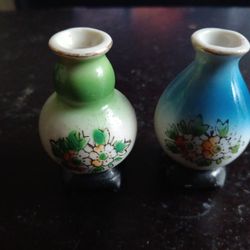 GORGEOUS Pair of 3" Miniatures Vases Made in Occupied Japan.

