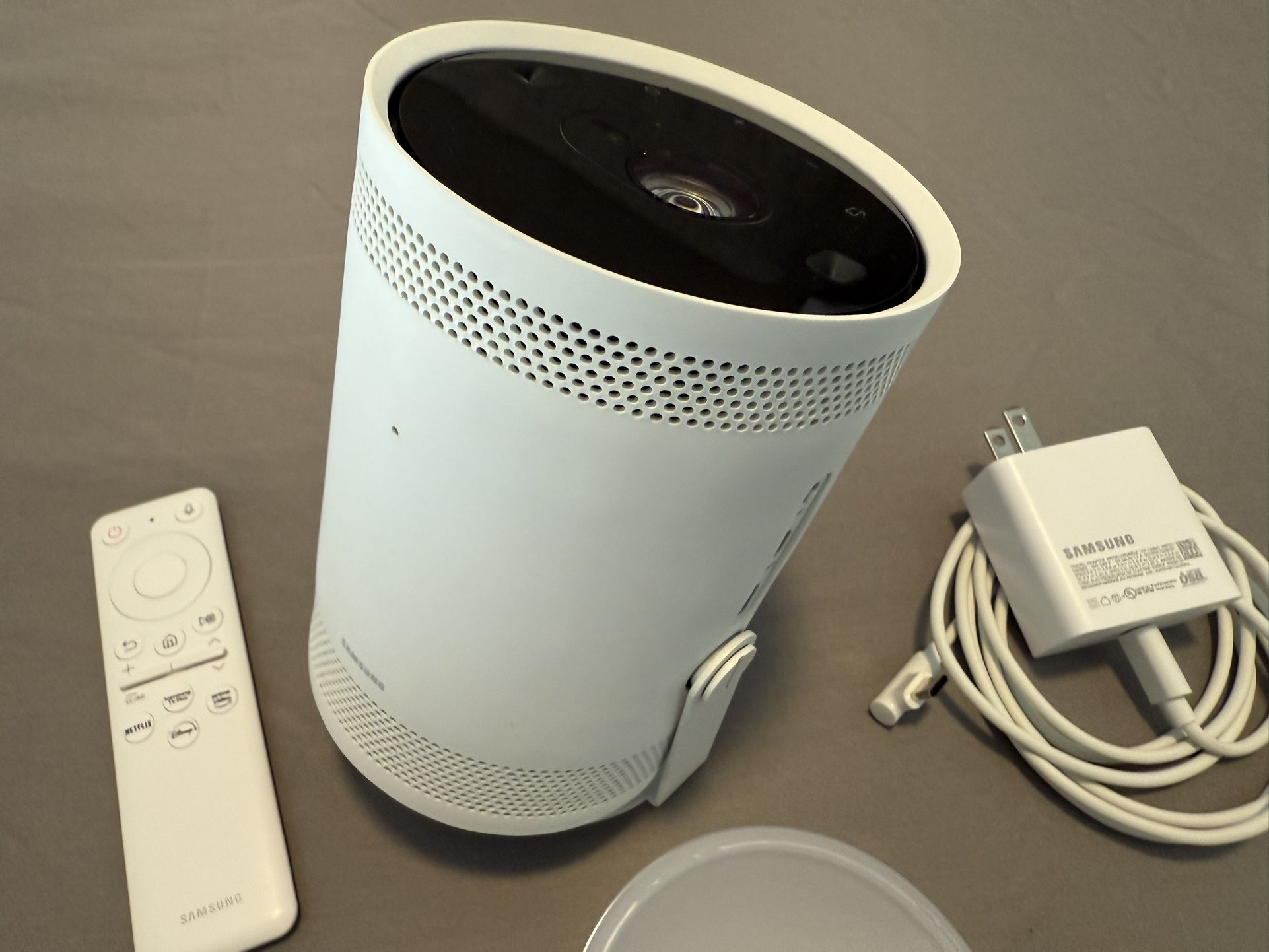 Samsung Freestyle SP-LSP3BLA Portable Projector
