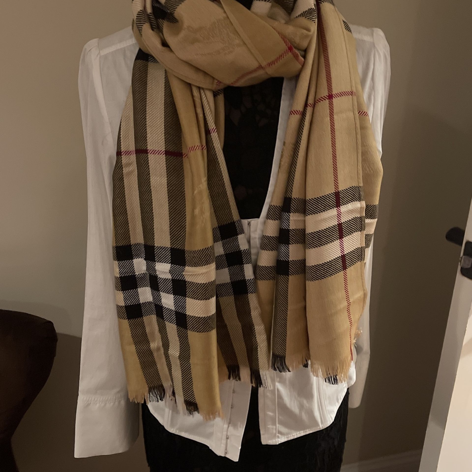 New authentic burberry beige cashmere scarf 