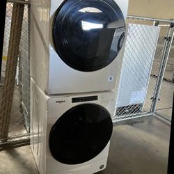 Whirlpool White Washer And Dryer Set