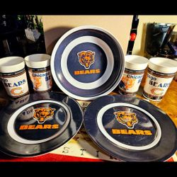 NFL, Chicago Bears Lot: New, never used, 4x plastic cups, 2x hard plastic plate & large bowl. Firm.