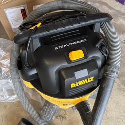 DEWALT 9-Gallon 5 HP Corded Wet/Dry Shop Vacuum with Accessories Included NEW 