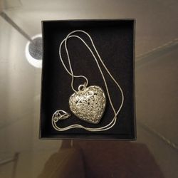 16" 925 Sterling Silver Snake Chain And Heart Pendant 