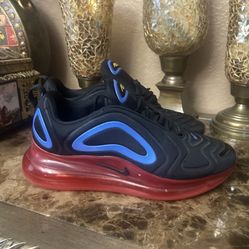 Men Nike Shoes size 10