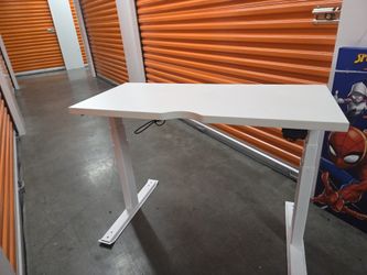 Rising Office Dest