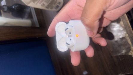 AirPods 4