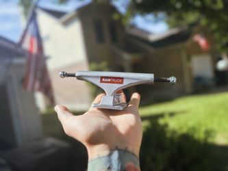 RAW TRUCKS (hollow kingpin) 5.5