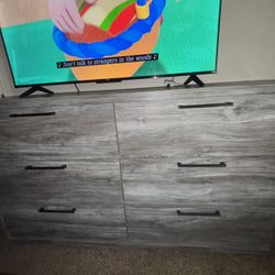 Bedroom Set – Like New (2 Months Old)