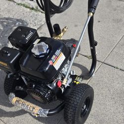 3600 Dewalt Power Washer  Gas Motor H