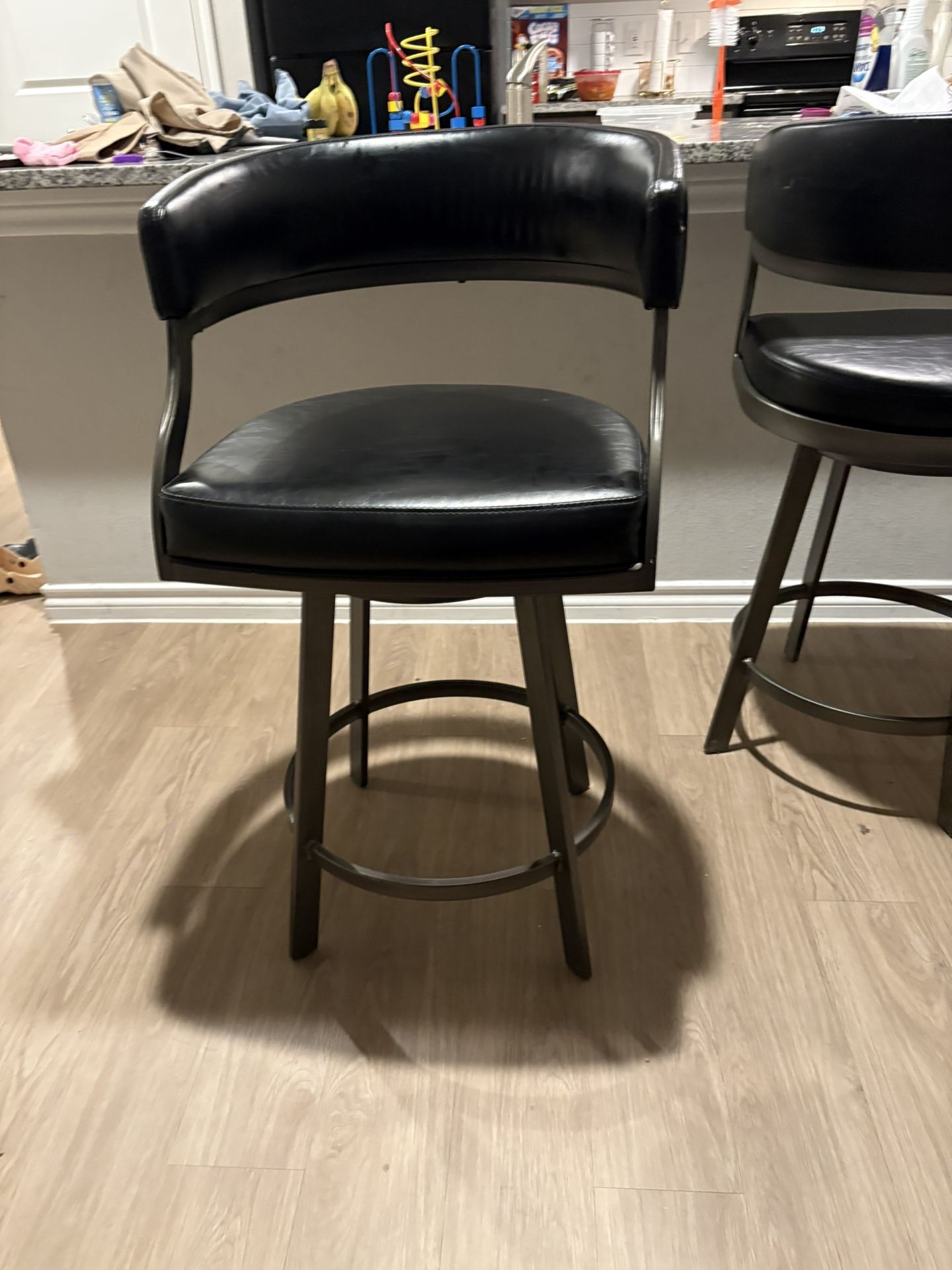 2 Bar stools