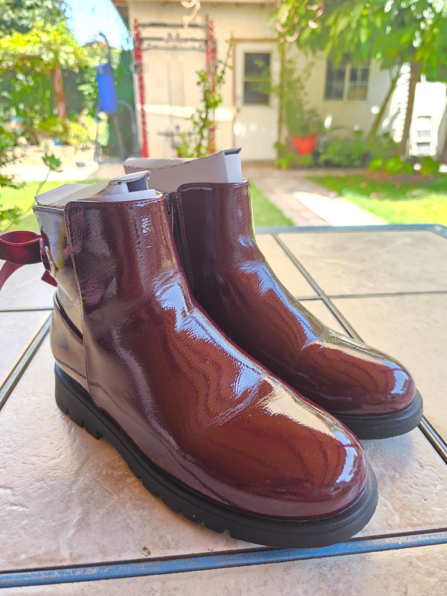 GAP Maroon Patent Leather Bow Boots Used Size 4